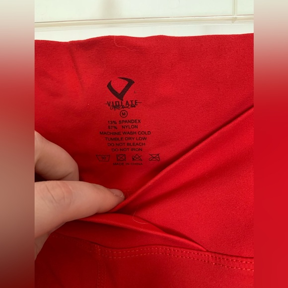 Violate The Dress Code Red Crop Leggings - Picture 4 of 5